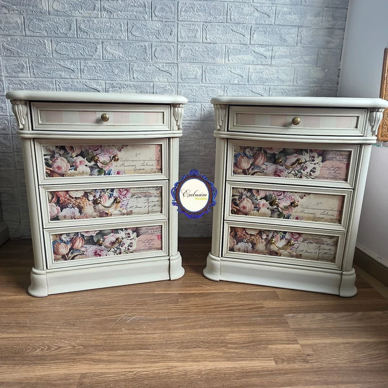 Mesitas de Noche Restauradas en Blanco con Decoupage Floral Vintage