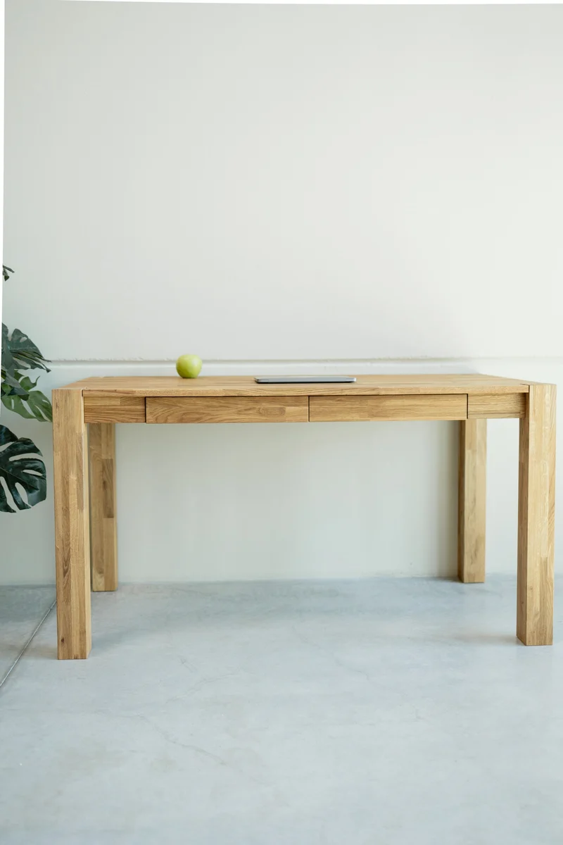 Royal solid oak desk | NordicStory