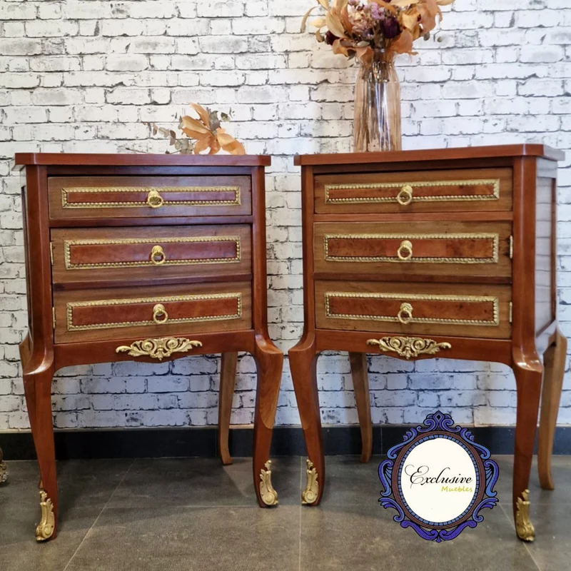 Pareja Mesitas De noche Louis XV - Restauradas