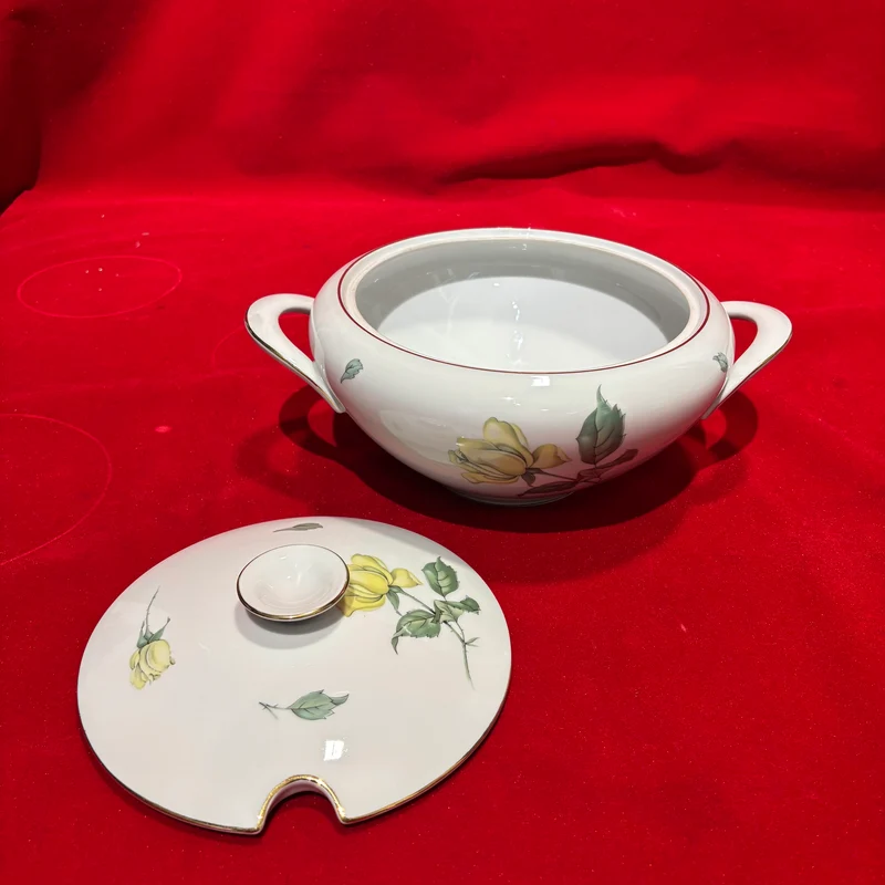 Juego de porcelana para 10 personas con borde dorado Krister Germany KPM ´Flores amarillas`