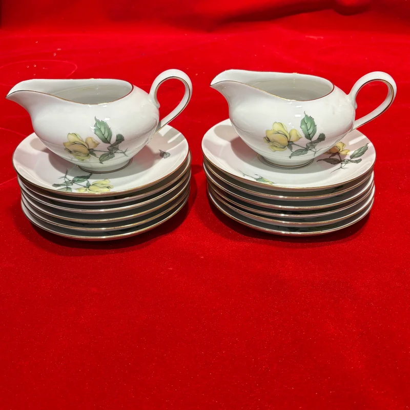 Juego de porcelana para 10 personas con borde dorado Krister Germany KPM ´Flores amarillas`