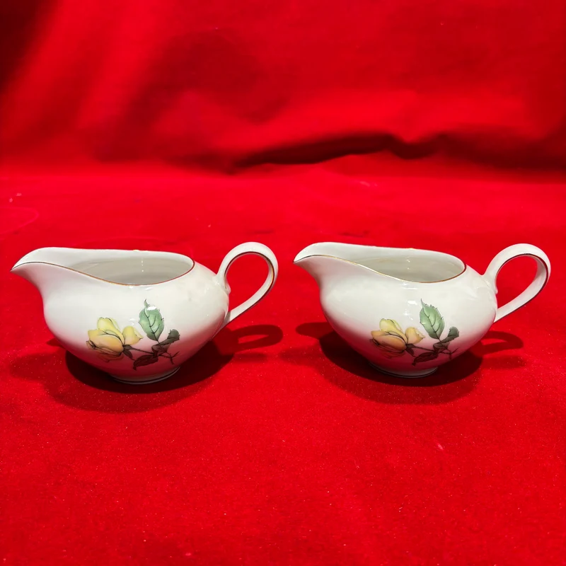 Juego de porcelana para 10 personas con borde dorado Krister Germany KPM ´Flores amarillas`