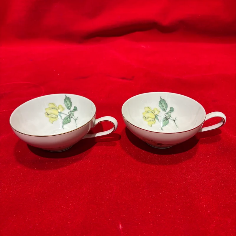 Juego de porcelana para 10 personas con borde dorado Krister Germany KPM ´Flores amarillas`