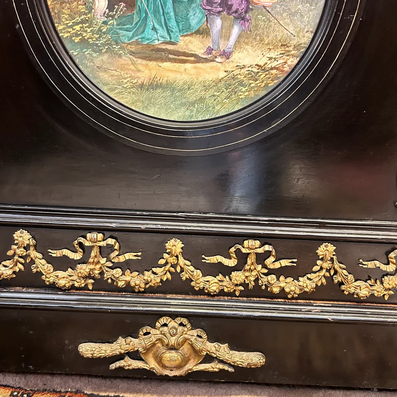 Mueble Bahut estilo Napoleón III con placa de porcelana pintada y bronces dorados