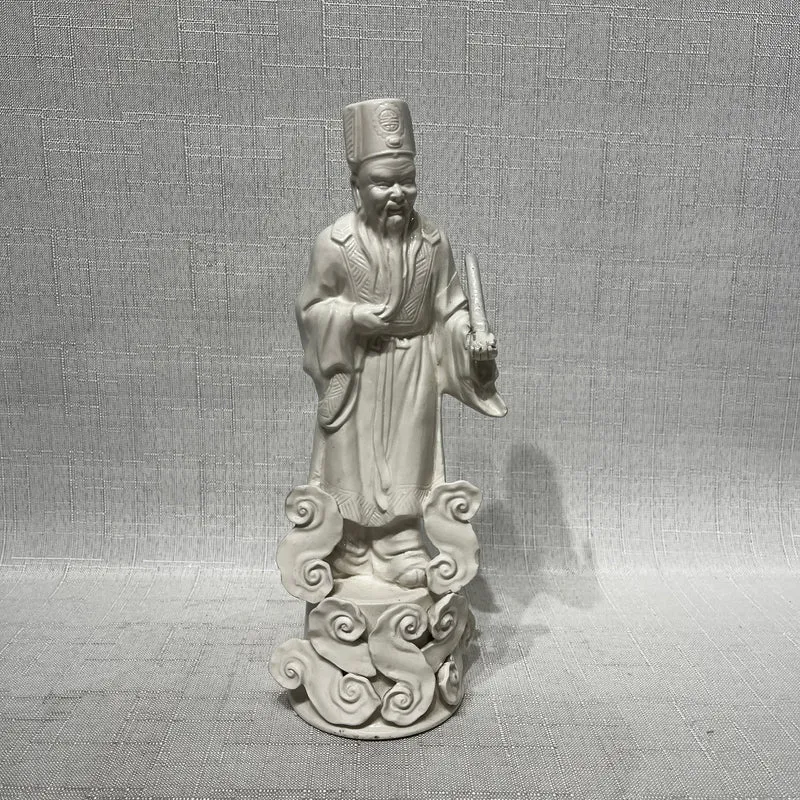 Figura de porcelana blanc de chine- Sabio inmortal taoísta sobre base de nubes