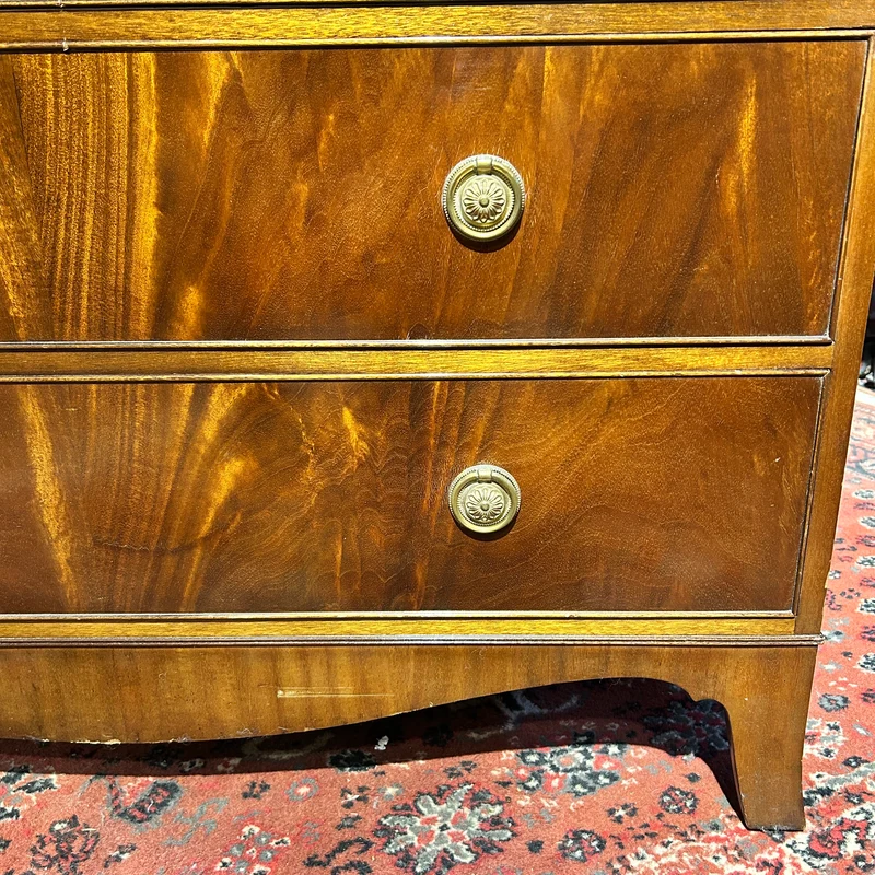 Cabinet secretaire Inglés en caoba satinada y raiz de caoba circa 1920