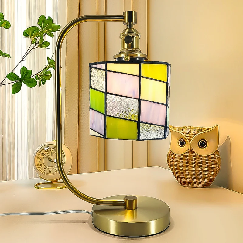 Traditional Tiffany Bell Shape Cylindrical Iron Glass 1-Light Table Lamp For Bedroom