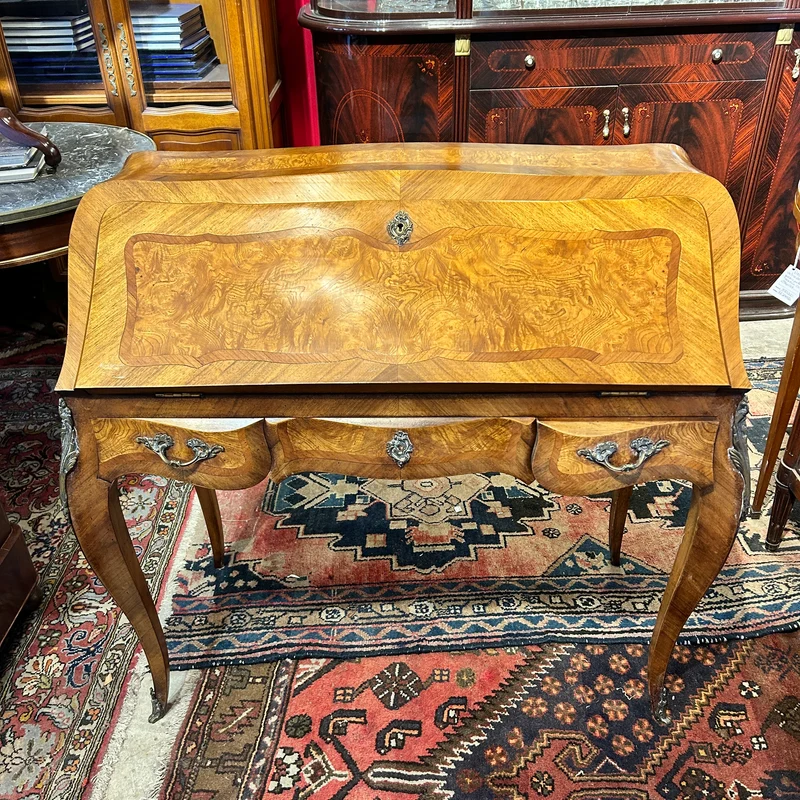Secretaire francés en nogal estilo Luis XV fines s.XIX