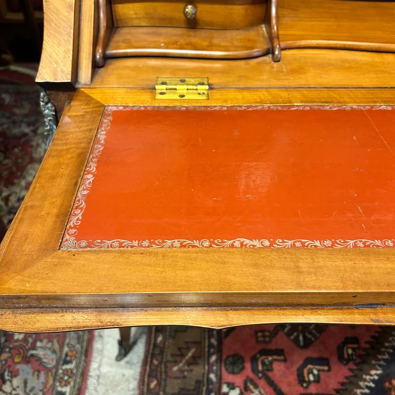 Secretaire francés en nogal estilo Luis XV fines s.XIX