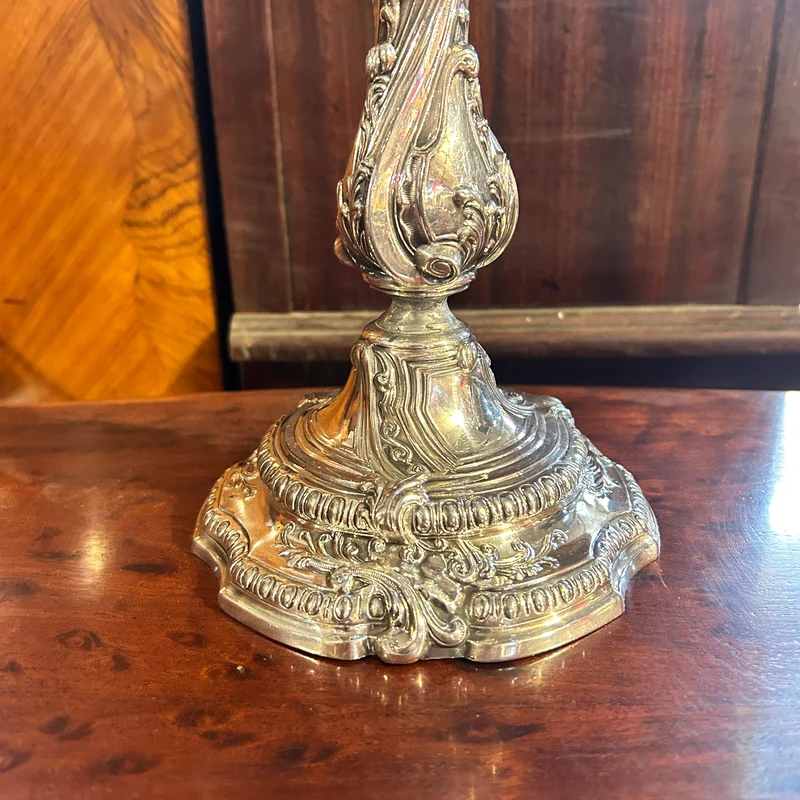 Candelabro de una y cinco luces de plaqué inglés Reed & Barton estilo barroco fines s.XIX