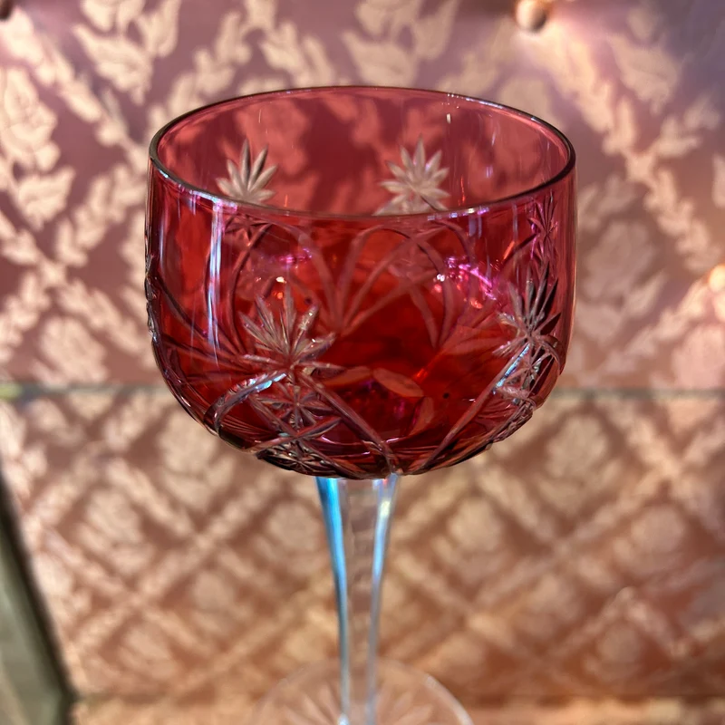 Juego de seis copas alemanas de cristal cortado color rubí s.XX