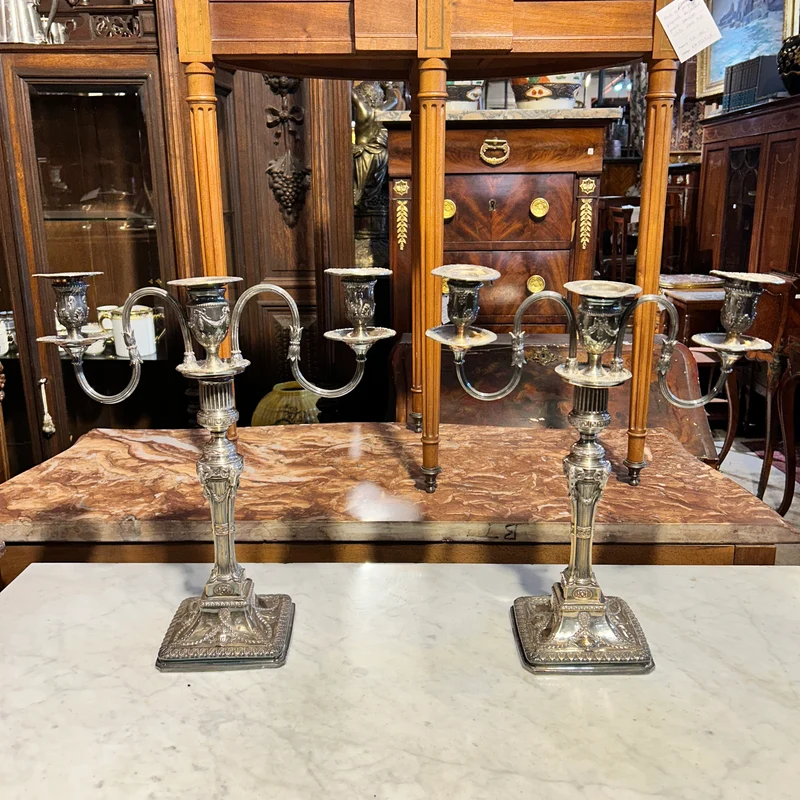 Par de Candelabros franceses de una y tres luces en plaqué estilo Restauración mitad s.XX