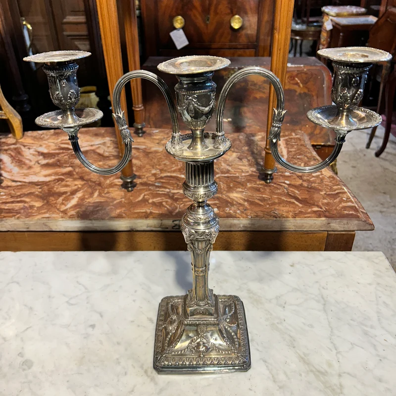 Par de Candelabros franceses de una y tres luces en plaqué estilo Restauración mitad s.XX
