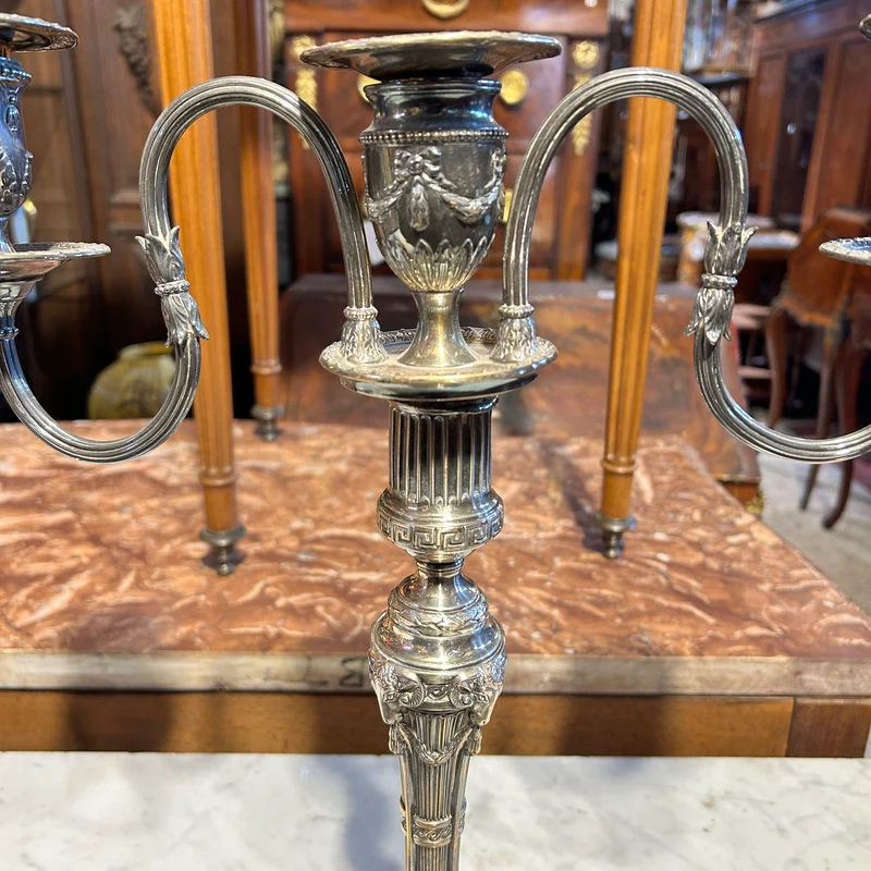 Par de Candelabros franceses de una y tres luces en plaqué estilo Restauración mitad s.XX