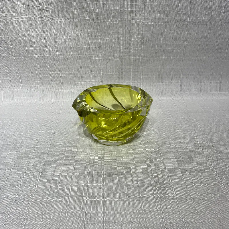 Centro de mesa de cristal amarillo con relieves en espiral Art Deco años 60