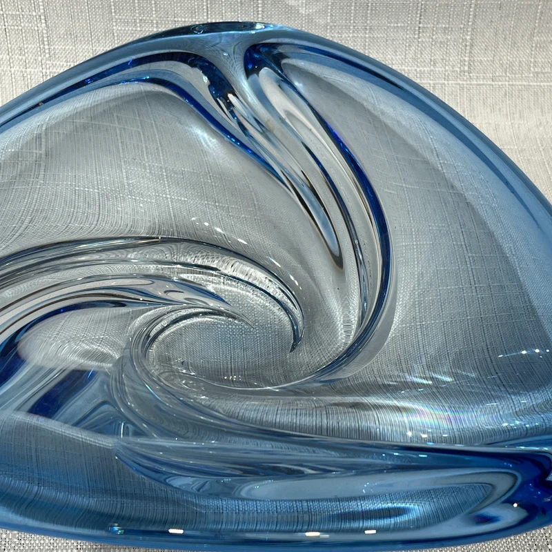 Vide-poche francés de cristal diseño espiral azul belga años 70