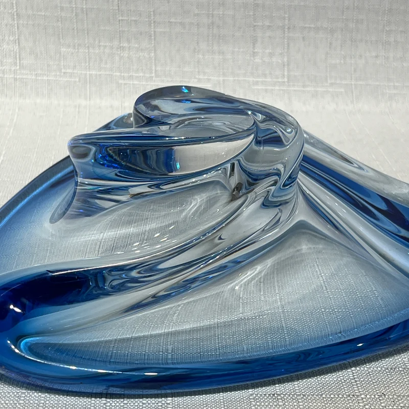 Vide-poche francés de cristal diseño espiral azul belga años 70
