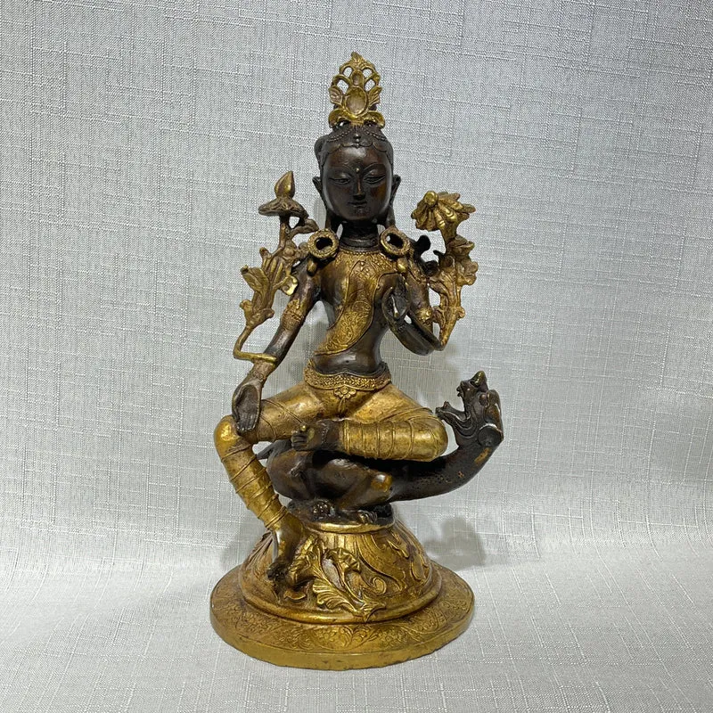 Figura tibetana de Bodhisattva Tara en bronce dorado y café fines s.XIX