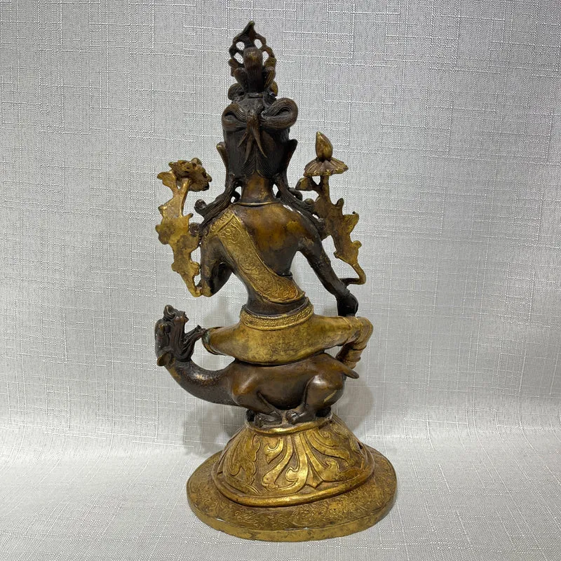 Figura tibetana de Bodhisattva Tara en bronce dorado y café fines s.XIX