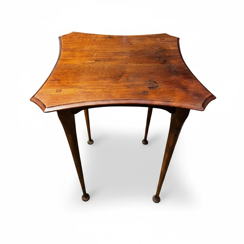 Pequeña mesa de centro en madera estilo inglés
