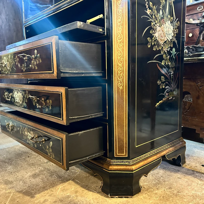 Mueble aparador bar chino lacado negro imitación laca china, pájaros y flores