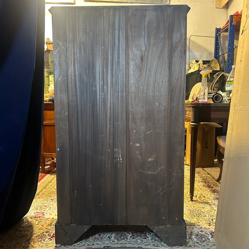 Chiffonier secretaire en caoba estilo inglés con seis cajones circa 1920s.