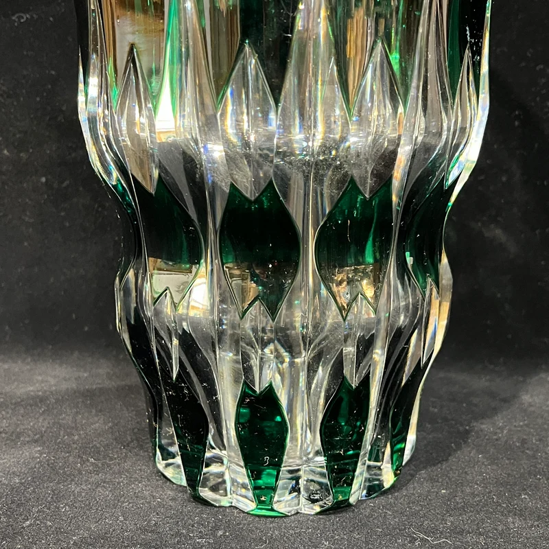 Jarrón de cristal belga Val Saint Lambert diseño lobulado transparente y verde