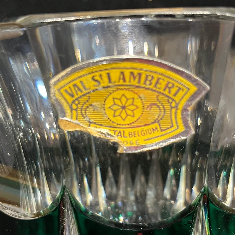 Jarrón de cristal belga Val Saint Lambert diseño lobulado transparente y verde