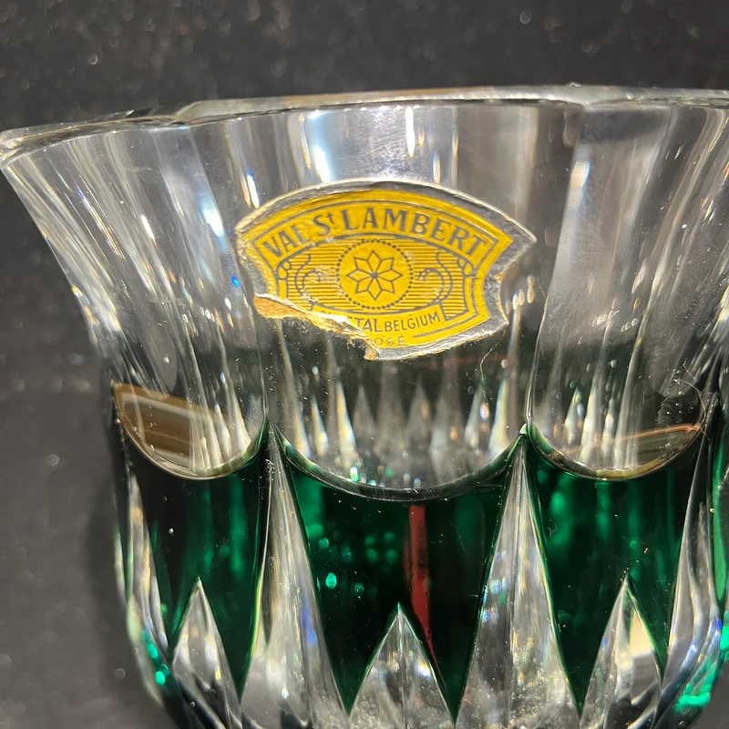 Jarrón de cristal belga Val Saint Lambert diseño lobulado transparente y verde