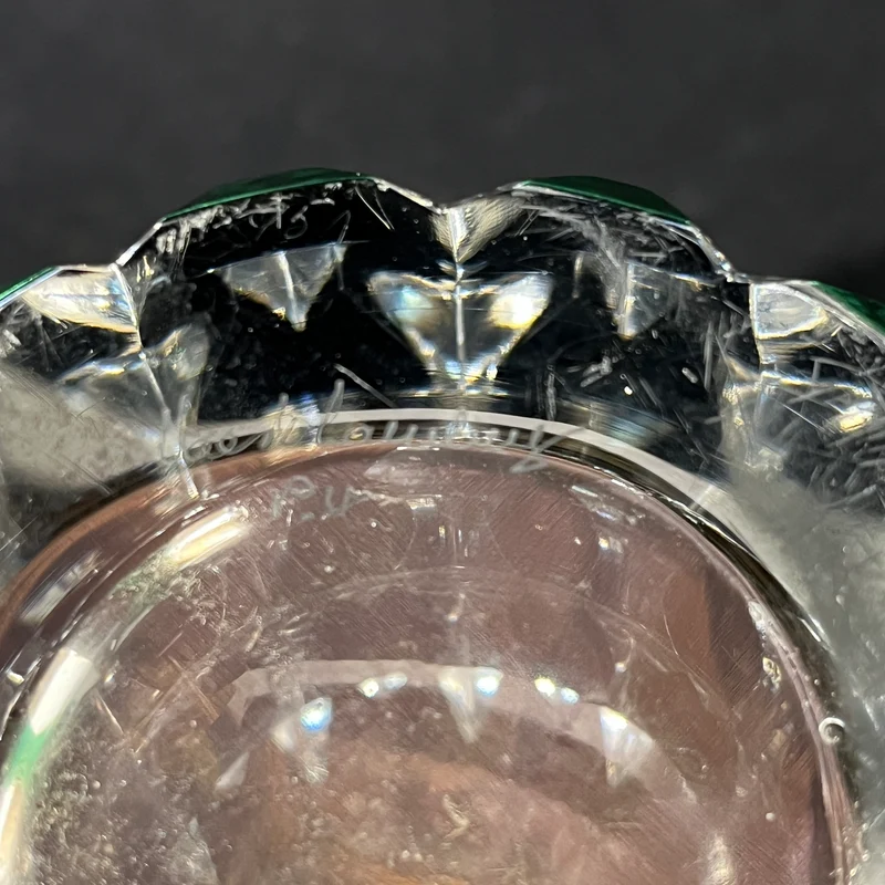 Jarrón de cristal belga Val Saint Lambert diseño lobulado transparente y verde