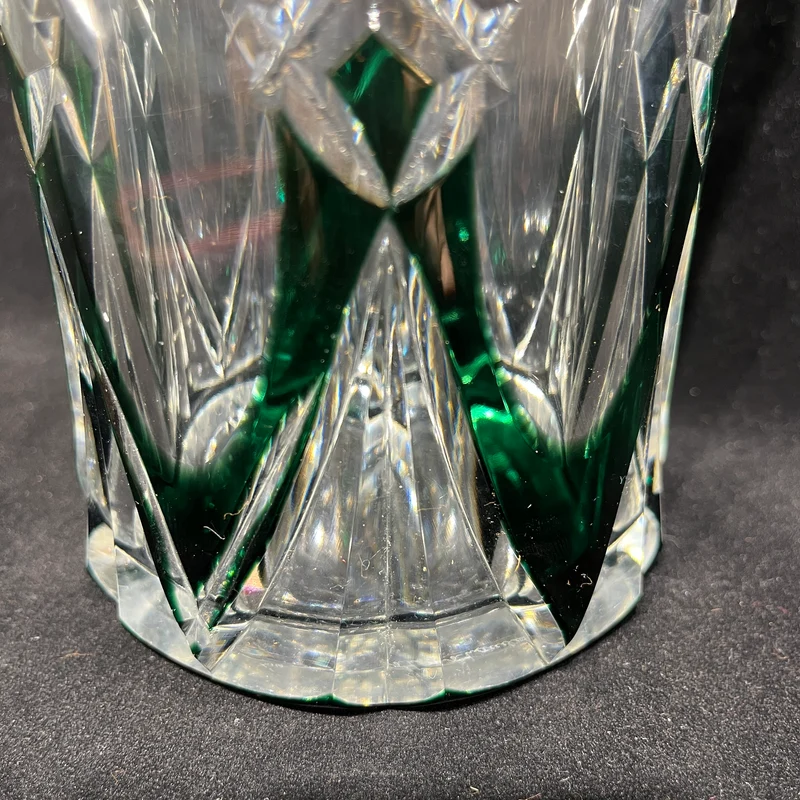 Jarrón de cristal belga Val Saint Lambert tallado diseño geométrico transparente y verde