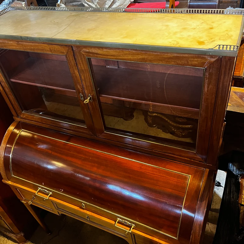 Bureau vitrina francesa en caoba con tapa cilíndrica estilo Luis XVI