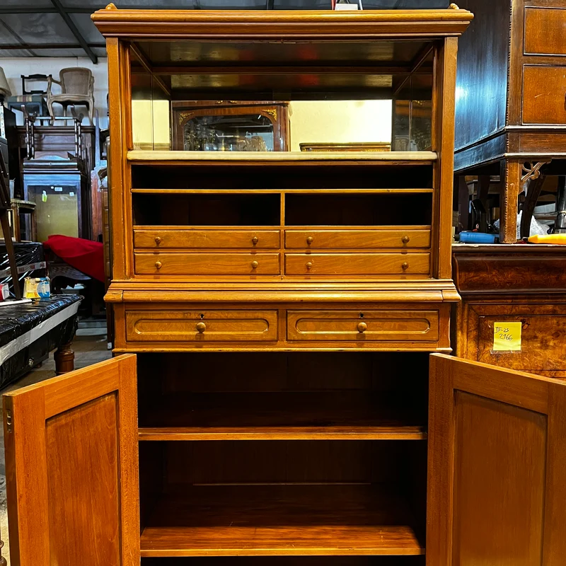Mueble boticario con persiana y cubierta de mármol blanco años 50