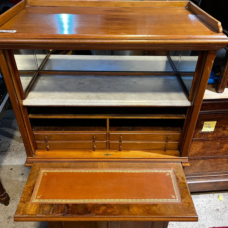 Mueble boticario con persiana y cubierta de mármol blanco años 50