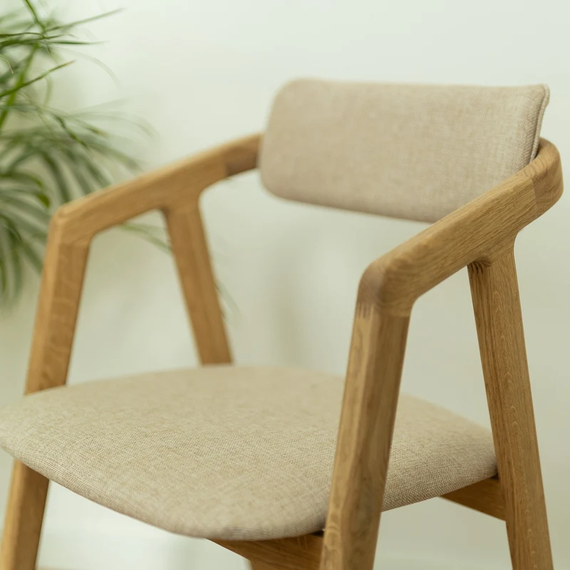 Pack de 2 o 4 Sillas de comedor madera maciza roble tapizadas Soho | NordicStory
