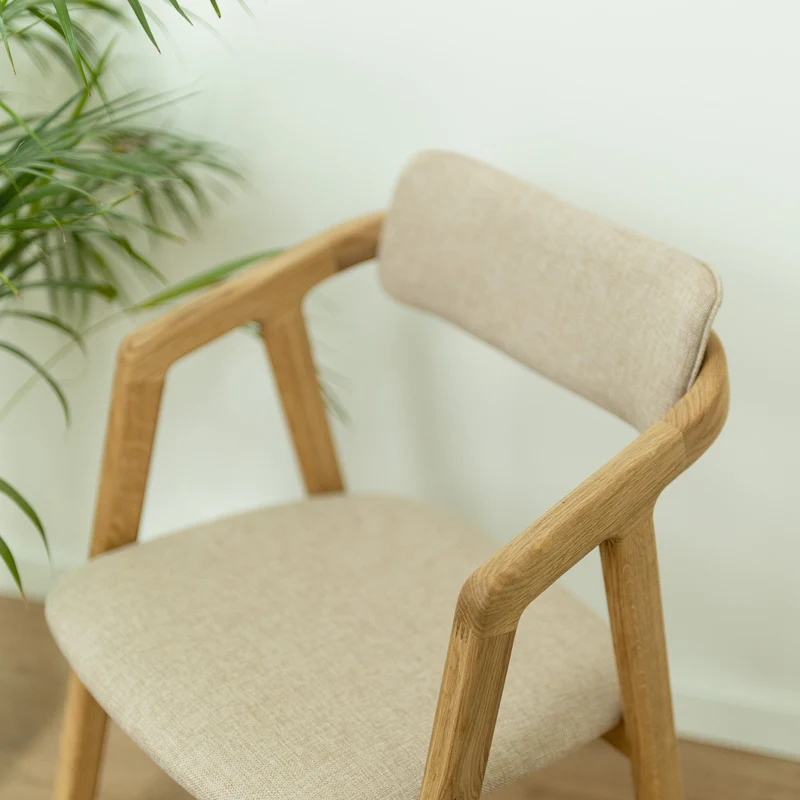 Pack de 2 o 4 Sillas de comedor madera maciza roble tapizadas Soho | NordicStory
