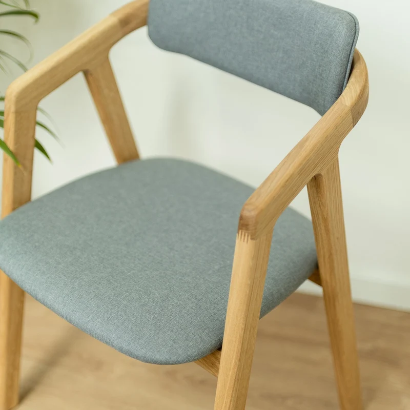 Pack de 2 o 4 Sillas de comedor madera maciza roble tapizadas Soho | NordicStory