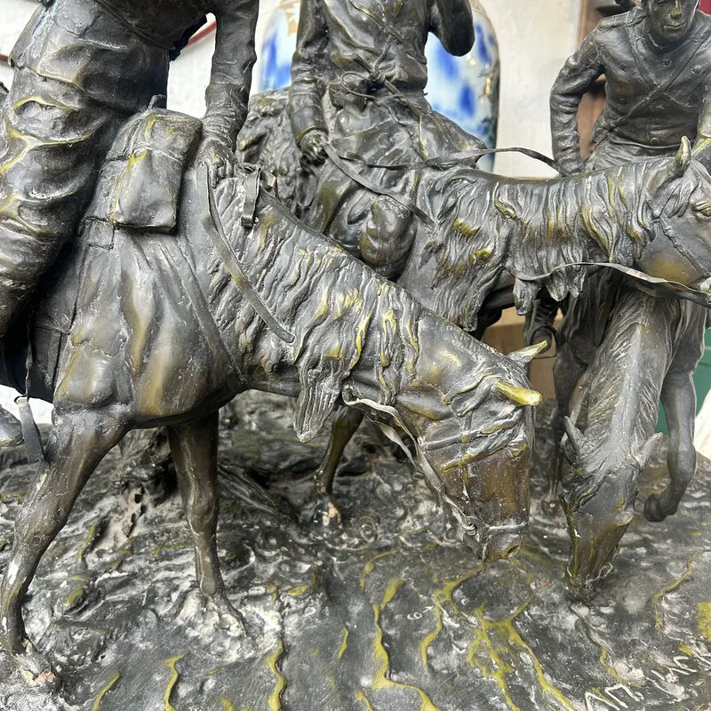 Escultura de bronce 'Grupo de militares cosacos' firmada por Evgeny Alexandrovich Lanceray (1848-1886)