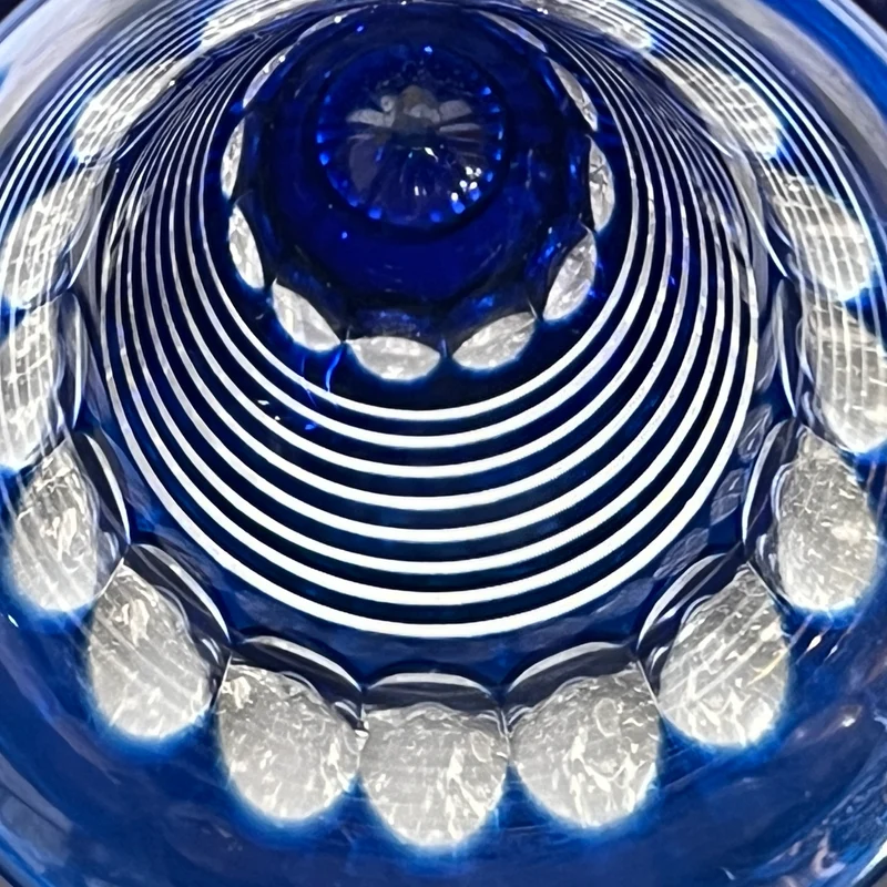 Florero de cristal belga Art Deco tallado azul cobalto Val Saint Lambert forma trompeta