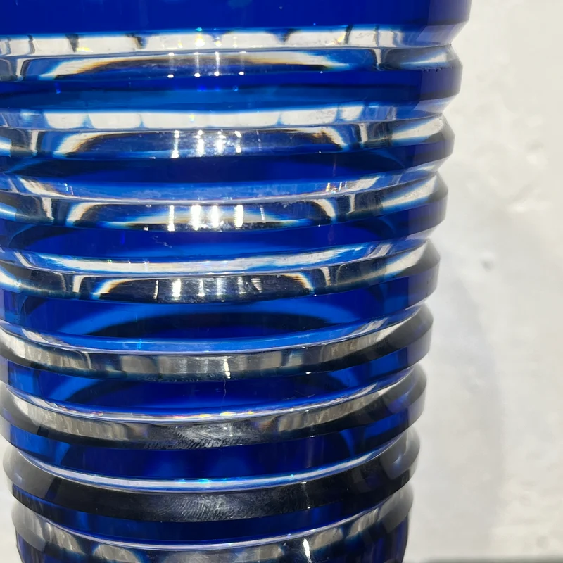 Florero de cristal belga Art Deco tallado azul cobalto Val Saint Lambert forma trompeta