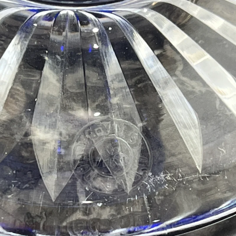 Florero de cristal belga Art Deco tallado azul cobalto Val Saint Lambert forma trompeta