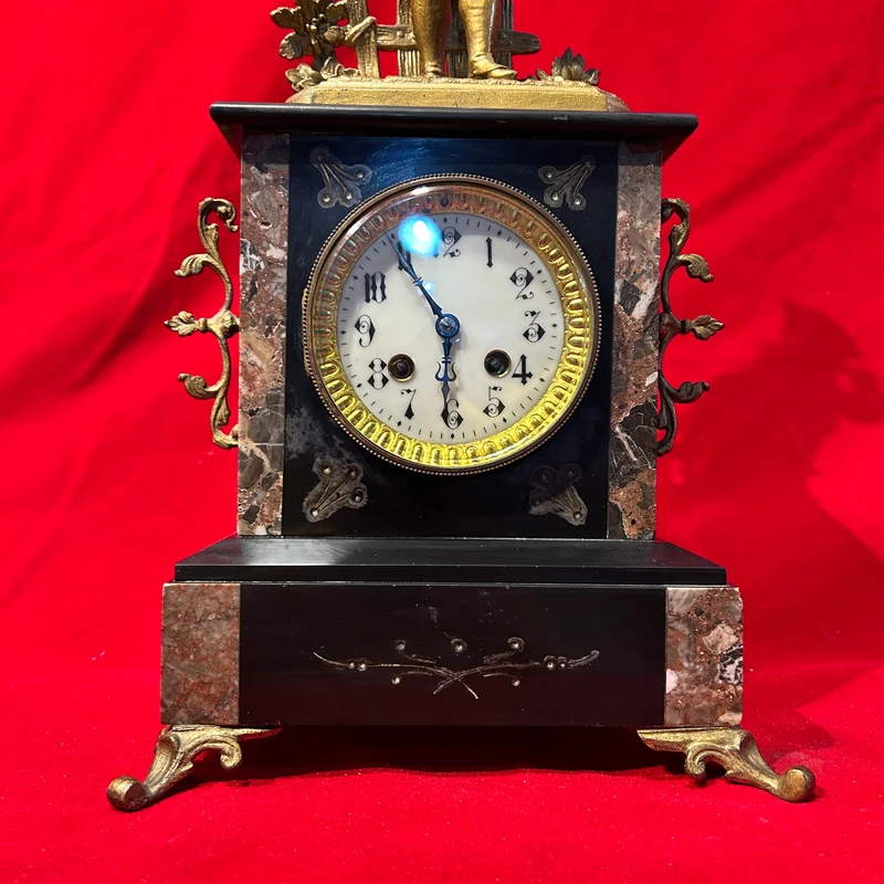 Reloj bronce y mármol de sobremesa con cazador estilo Napoleón III s.XIX