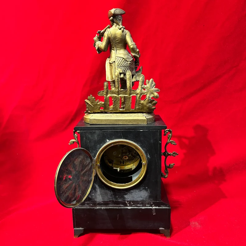 Reloj bronce y mármol de sobremesa con cazador estilo Napoleón III s.XIX