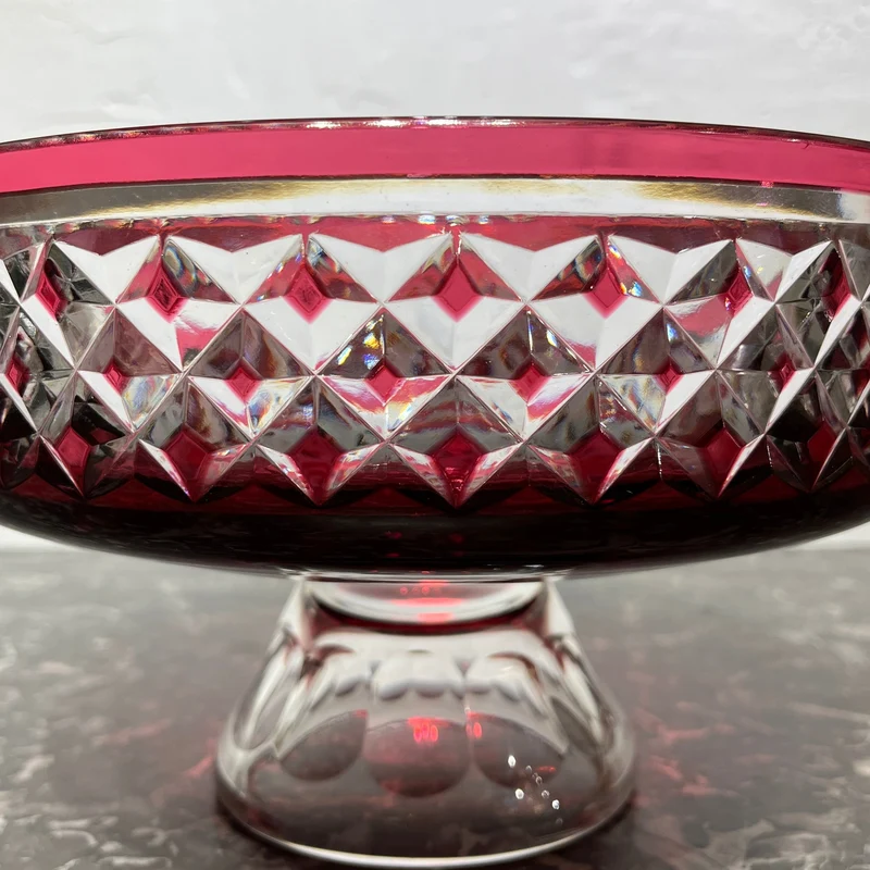 Frutero de cristal belga tallado Val Saint Lambert estilo Art Decó diseño geométrico en rojo rubí