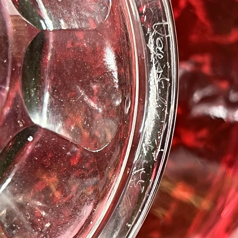 Frutero de cristal belga tallado Val Saint Lambert estilo Art Decó diseño geométrico en rojo rubí