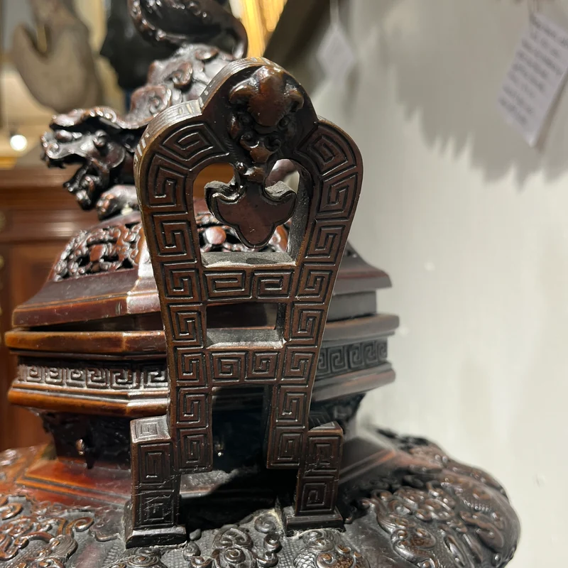 Quemador de incienso en bronce patinado con perro de Fo periodo Meiji Japón s.XIX