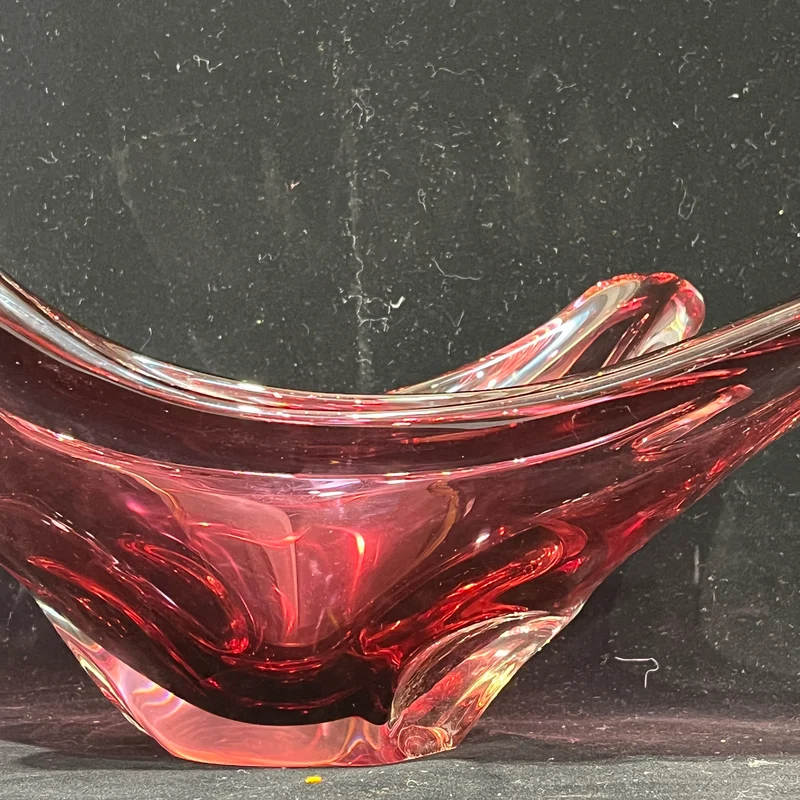 Centro de mesa de cristal belga Val Saint Lambert rojo rubí diseñado por René Delvenne