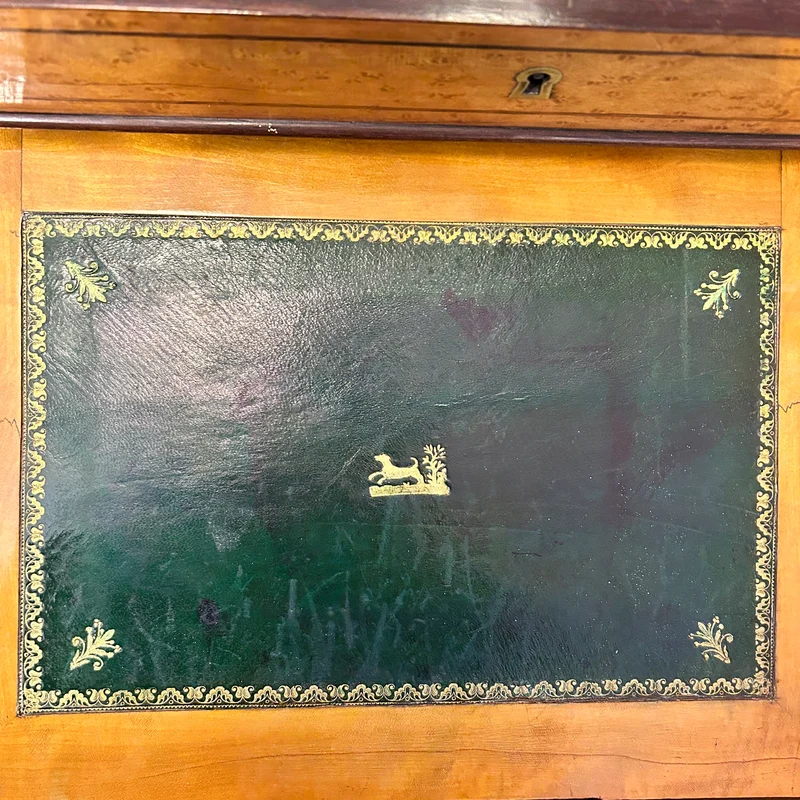 Costurero Carlos X escritorio interior chapa en loupe d'amboine años 20