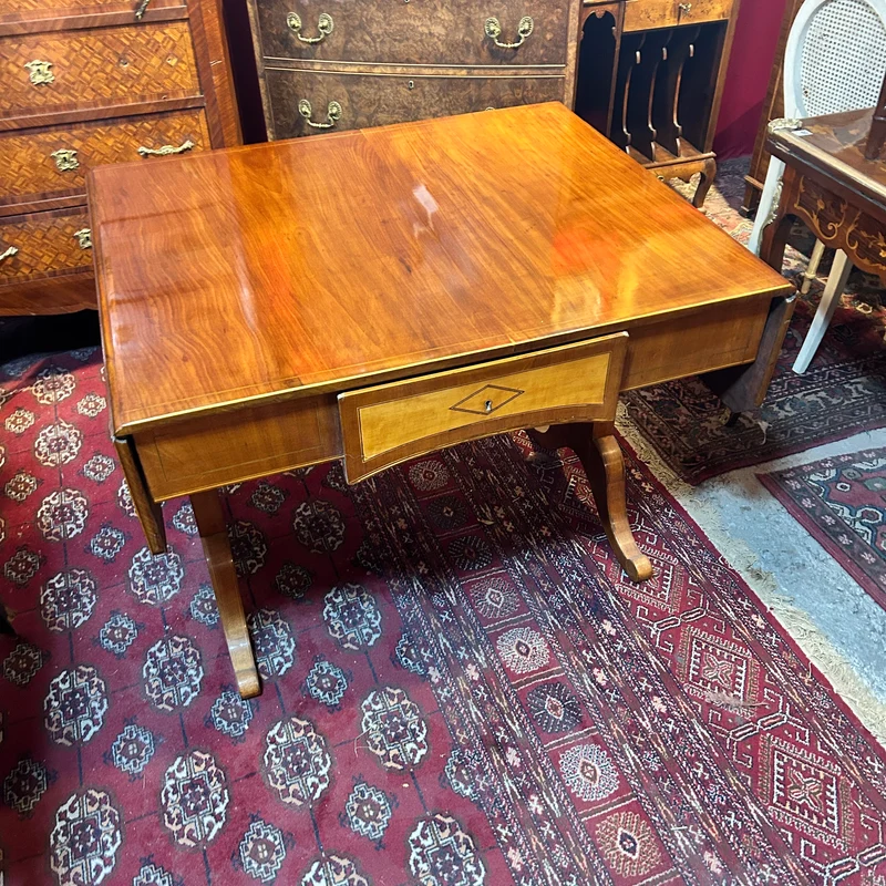 Escritorio con alas francés de madera de caoba estilo Biedermeier principio s.XX