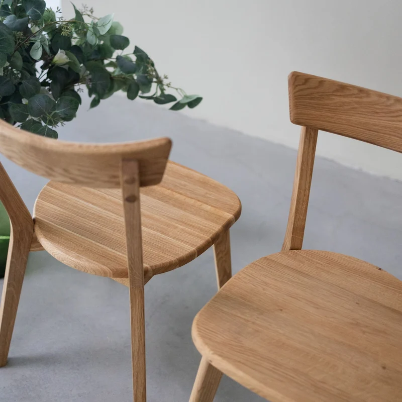 Pack de 2 o 4 sillas de comedor en madera maciza de roble VICTORIA | NordicStory
